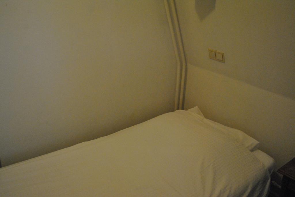 De Halve Maan Hotel Bovenkarspel Cameră foto